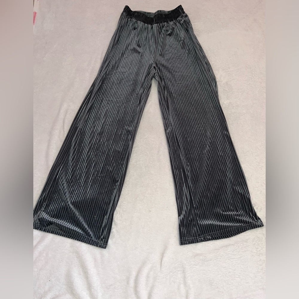 Woman’s velvet pants dark drey